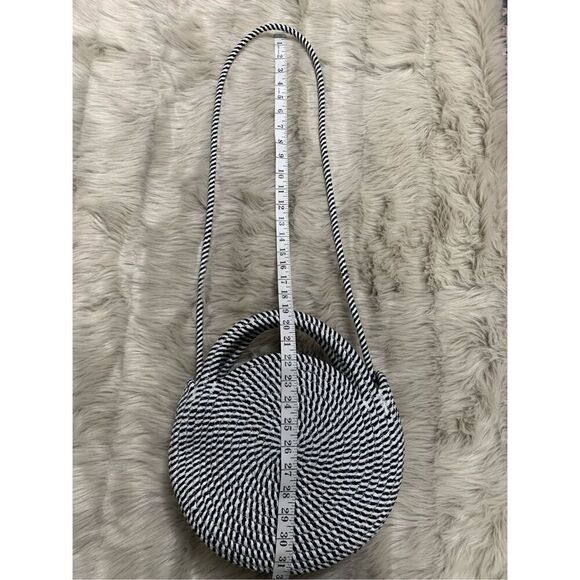 Bon Voyage Black & White Swirl Circular Crossbody Bag - Picture 6 of 8